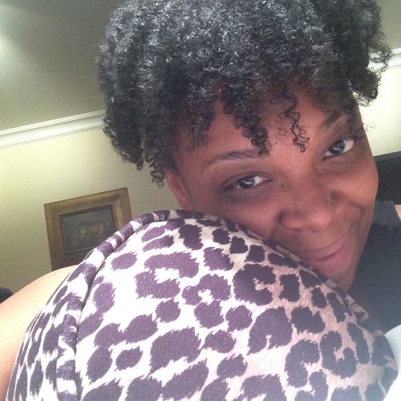 Meet your Posher, Ms M. - Picture 2 of 2